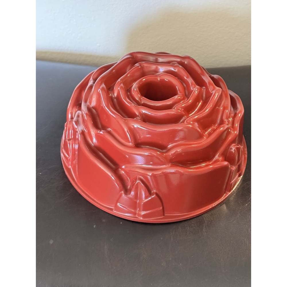 Nordic Ware Rose Bundt Cake Pan 10 Cups Heavy Aluminum Flower Floral Made in USA